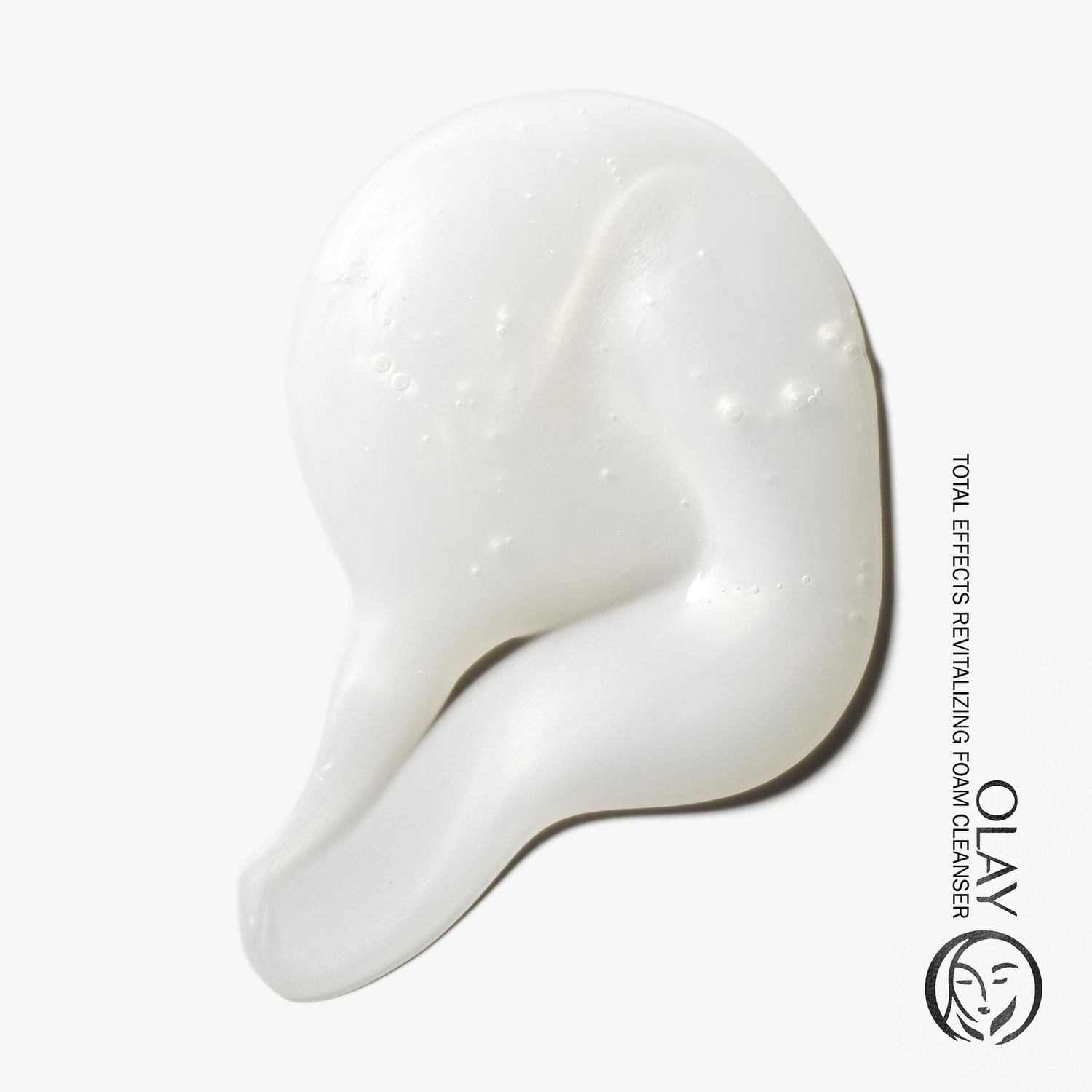 Mousse nettoyante revitalisante pour le visage Olay Total Effects 150 mL