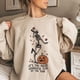 thumbnail image 1 of Sudadera con estampado de esqueleto y calabaza de Halloween, sudadera informal de manga larga con cuello redondo, ropa de talla grande para mujer, 1 of 3