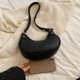 thumbnail image 4 of Bolso de media luna de PU para mujer bolso de hombro a la moda bolso de bola de masa con cierre de cremallera de Color sólido, 4 of 9