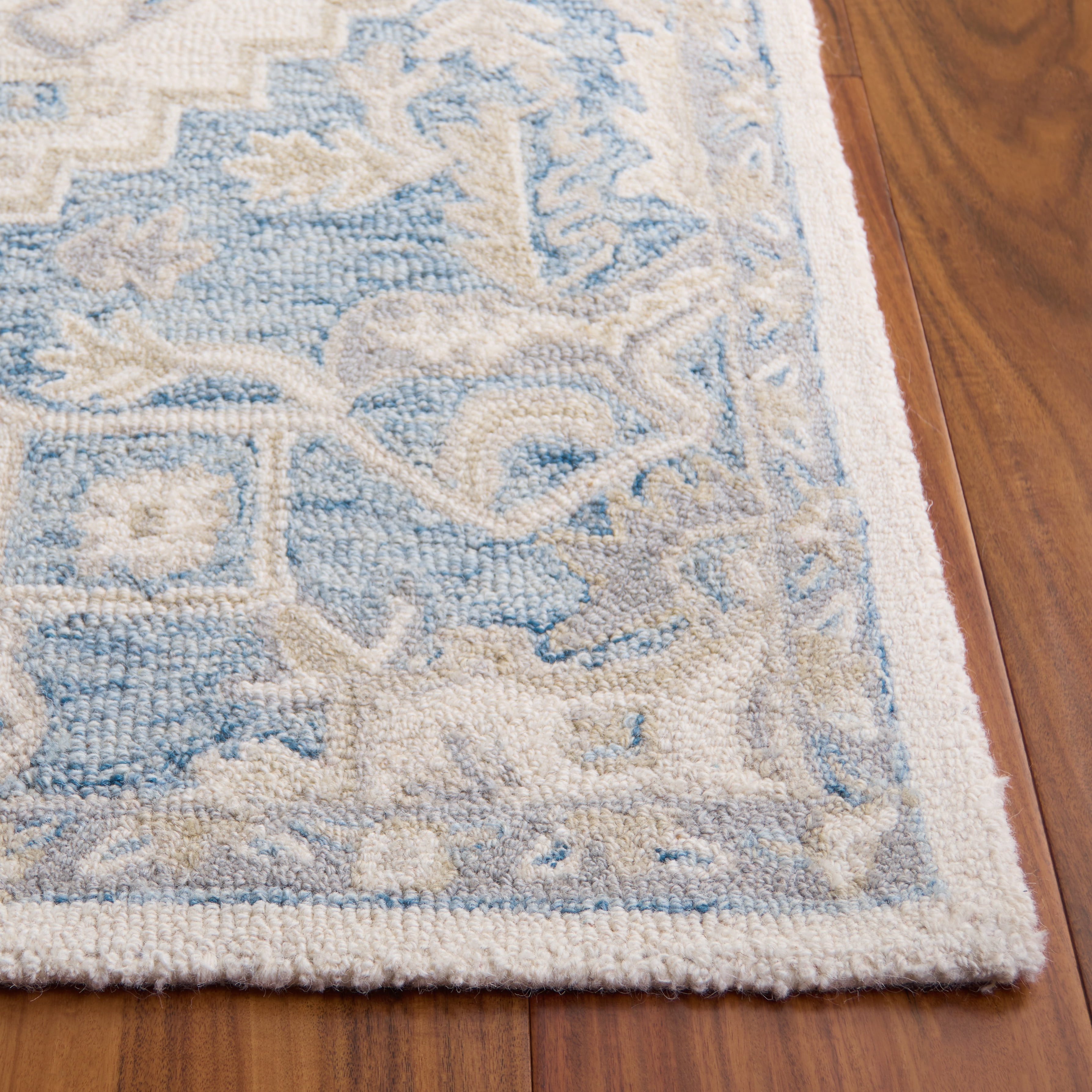 Safavieh Micro-Loop Braylon Floral Area Rug, Ivory/Navy, 6' x 9'