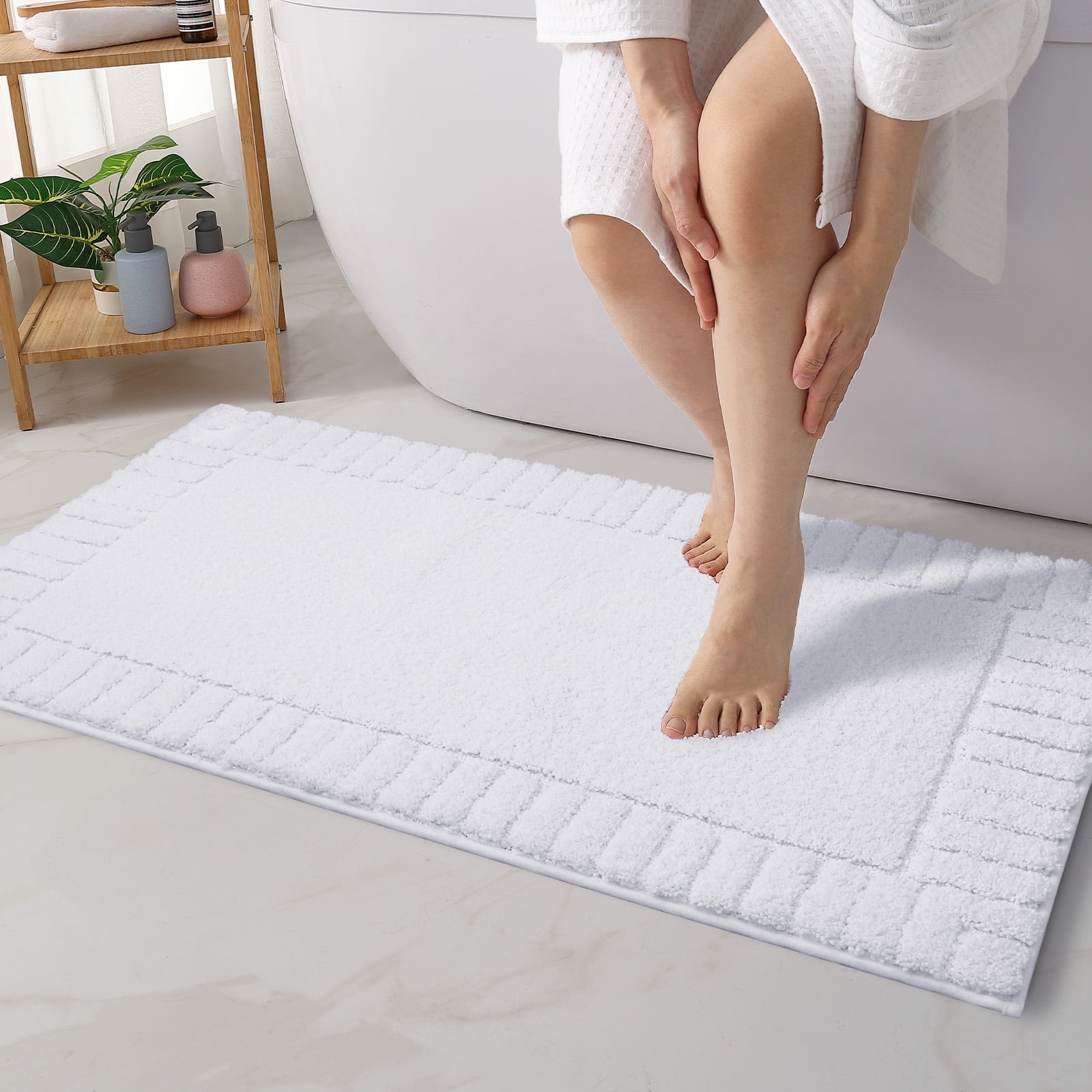 OEAKAY Textured Plush White Microfiber Bath Mat, 20"x32", Non-Slip and Absorbent Bathroom Rug, Machine Washable, Quick Drying Shower Floor Carpet