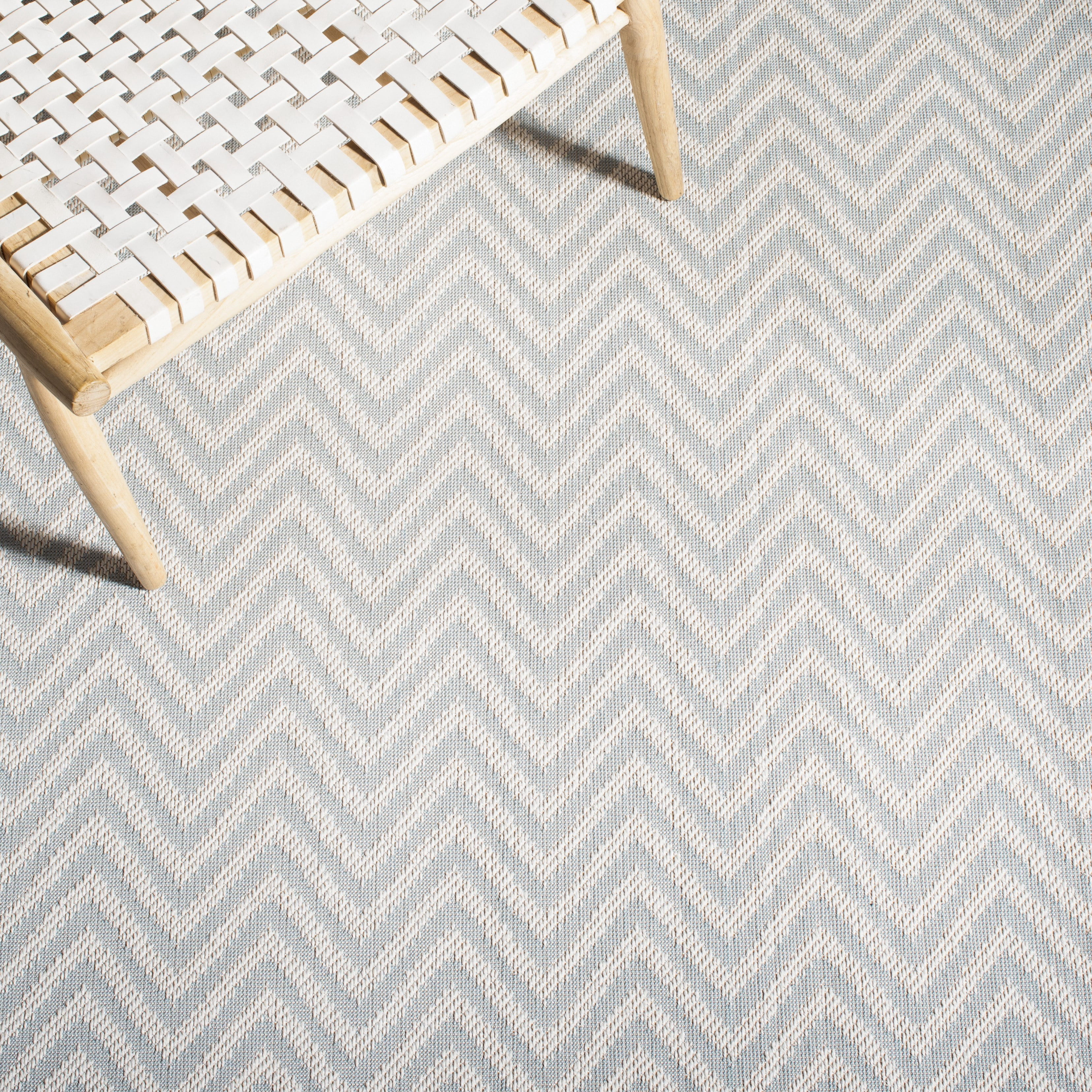 SAFAVIEH Martha Stewart Elana Chevron Machine Washable Indoor/Outdoor Area Rug, Grey/Cream, 9' x 12'