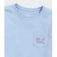 thumbnail image 3 of Remera de manga larga con bolsillo y logo de ballena para hombre de Vineyard Vines, 3 of 3
