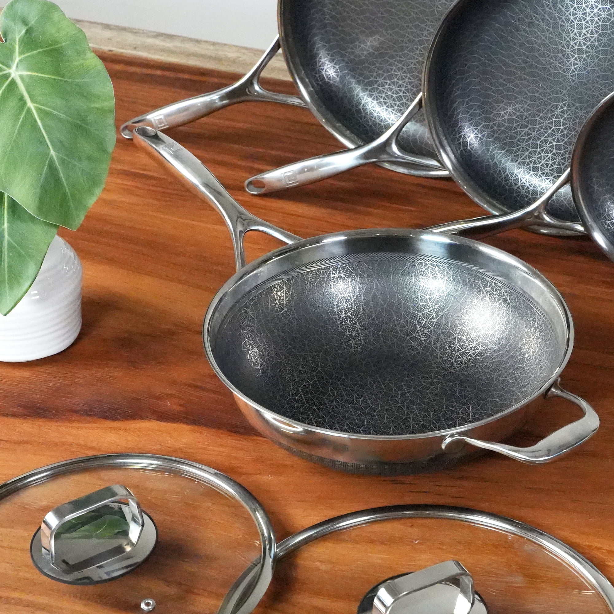 Livwell DiamondClad(TM) 12インチ ガラス蓋 ハイブリッドステンレススチールフライパン 中華鍋 スキレット 食器洗い機対応 PFOAフリー DiamondClad™ 12 Inch Thermowave™ Hybrid Wok | Livwell \u2013 Livwell Brands