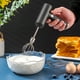 thumbnail image 3 of Yuarrent El más nuevo 20W 5 Velocidades Mezclador de alimentos eléctrico inalámbrico Batidora de mano portátil Batidor de huevos cabezas Herramientas y accesorios para hornear gris, 3 of 6