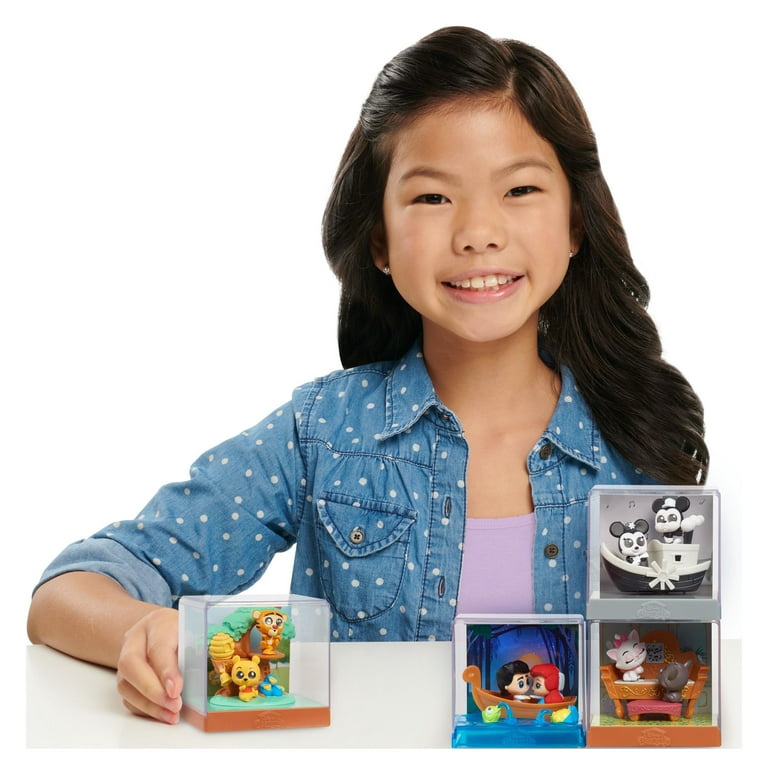 5 Surprise Mini Brands Disney Store Edition Series 1 Mini Disney Store  Exclusive Playset 34 Pieces, Includes 2 Mystery Packs Zuru Toys - ToyWiz