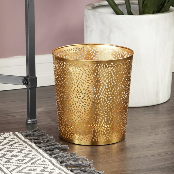 CosmoLiving by Cosmopolitan - Papelera pequeña de metal con diseño floral tallado con láser, 9 x 9 x 10 pulgadas, color dorado