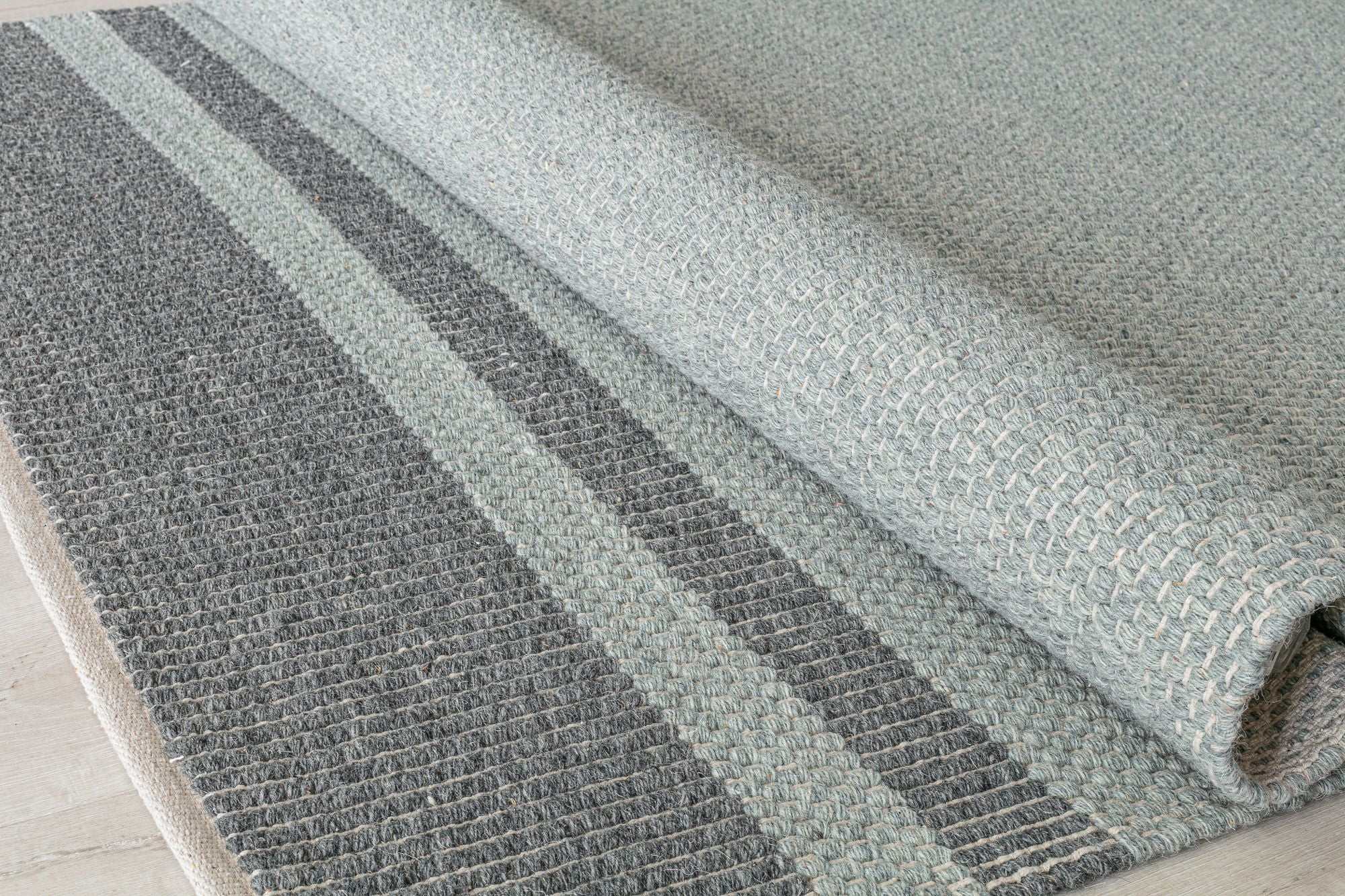 Rugs America Daphina DN10B Bark Border Farmhouse Green Area Rug, 5’0”x7’0”