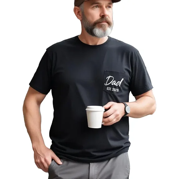 Dad EST. 2026 Men's Black Pocket T-Shirt - Comfortable New Father Announcement Tee - Father's Day Gift for Him - Retro Casual Short Sleeve Apparel