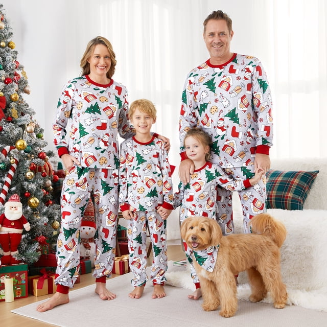 Conjuntos de pijamas navideños a juego para toda la familia con estampado de casitas de jengibre