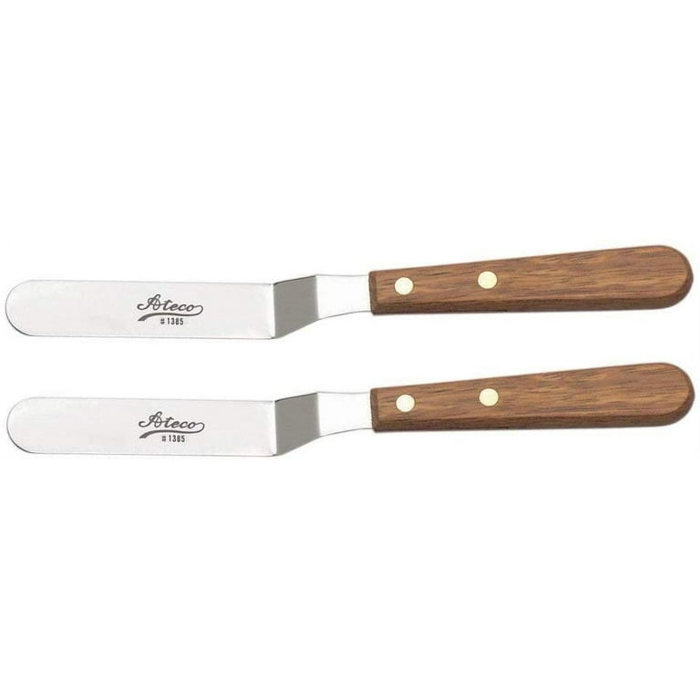 Choice 4 3/4 Blade Offset Tapered Baking / Icing Spatula with Wood Handle