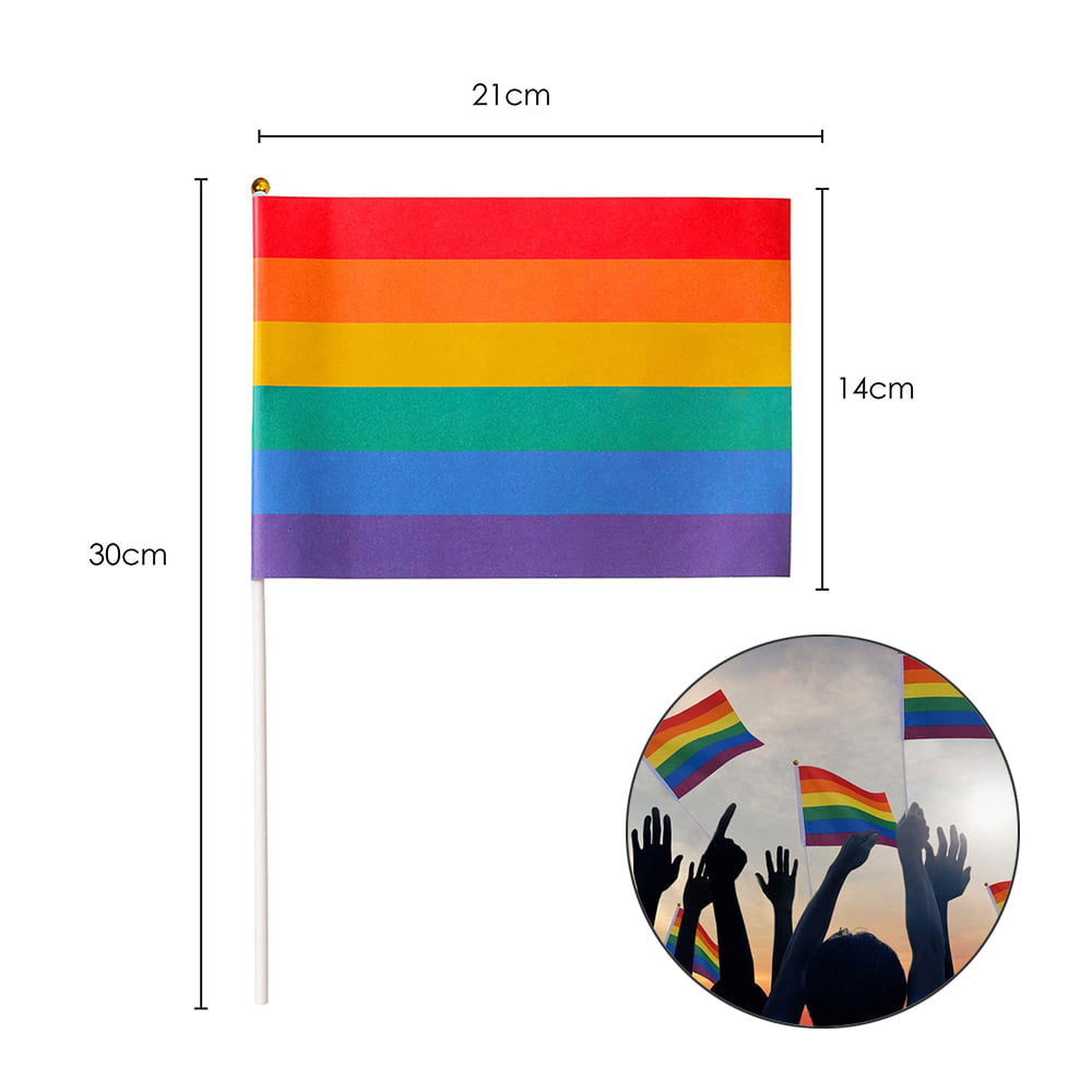 Drapeaux de bâton Portables 30 LGBT 1 Rouleau en Forme de Coeur Autocollants Wisolt 71PCS Rainbow Gay Pride Set 10 épinglettes Bouton Arc-en-Ciel 30 Tatouages de fierté Gay 