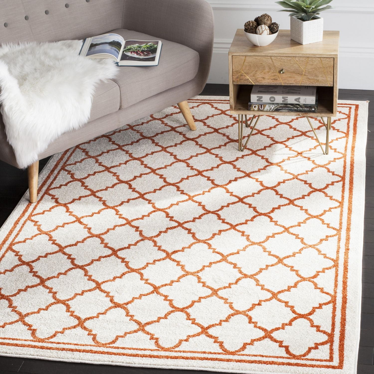 SAFAVIEH Amherst Trina Geometric Area Rug