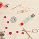 thumbnail image 5 of 22 unids/set bobinas carretes regla tijeras alfileres aguja enhebrador máquina de coser herramienta Likrtyny decoración de arte, 5 of 9
