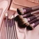 thumbnail image 4 of Juego de 12 brochas de maquillaje profesional con diseño de uva, asas de madera duradera y funda PU, ideal para un maquillaje preciso y cómodo., 4 of 6