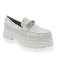 thumbnail image 1 of Cadena de mocasín blanco charol con plataforma de 5 cm para mujer, 1 of 1
