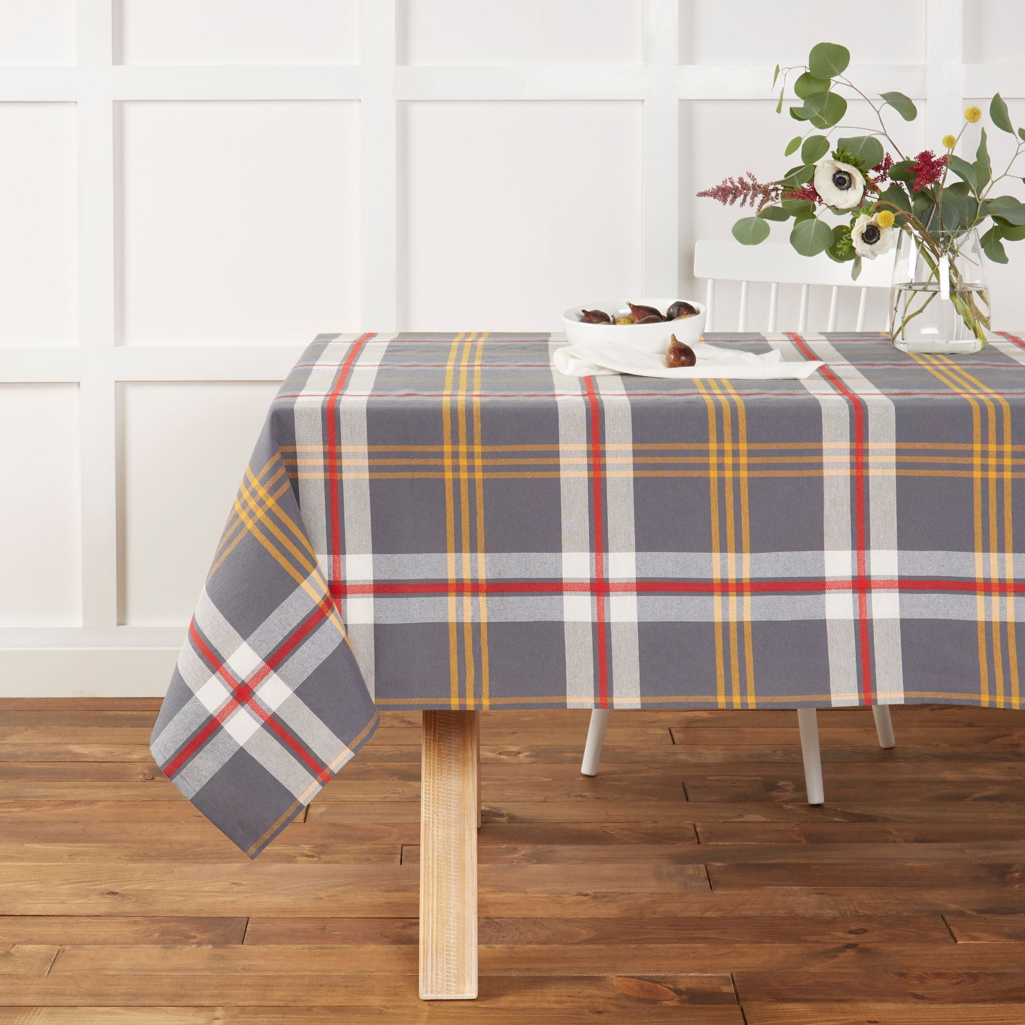 Better Homes & Gardens Farmhouse Plaid Tablecloth 52"x70" - Walmart.com