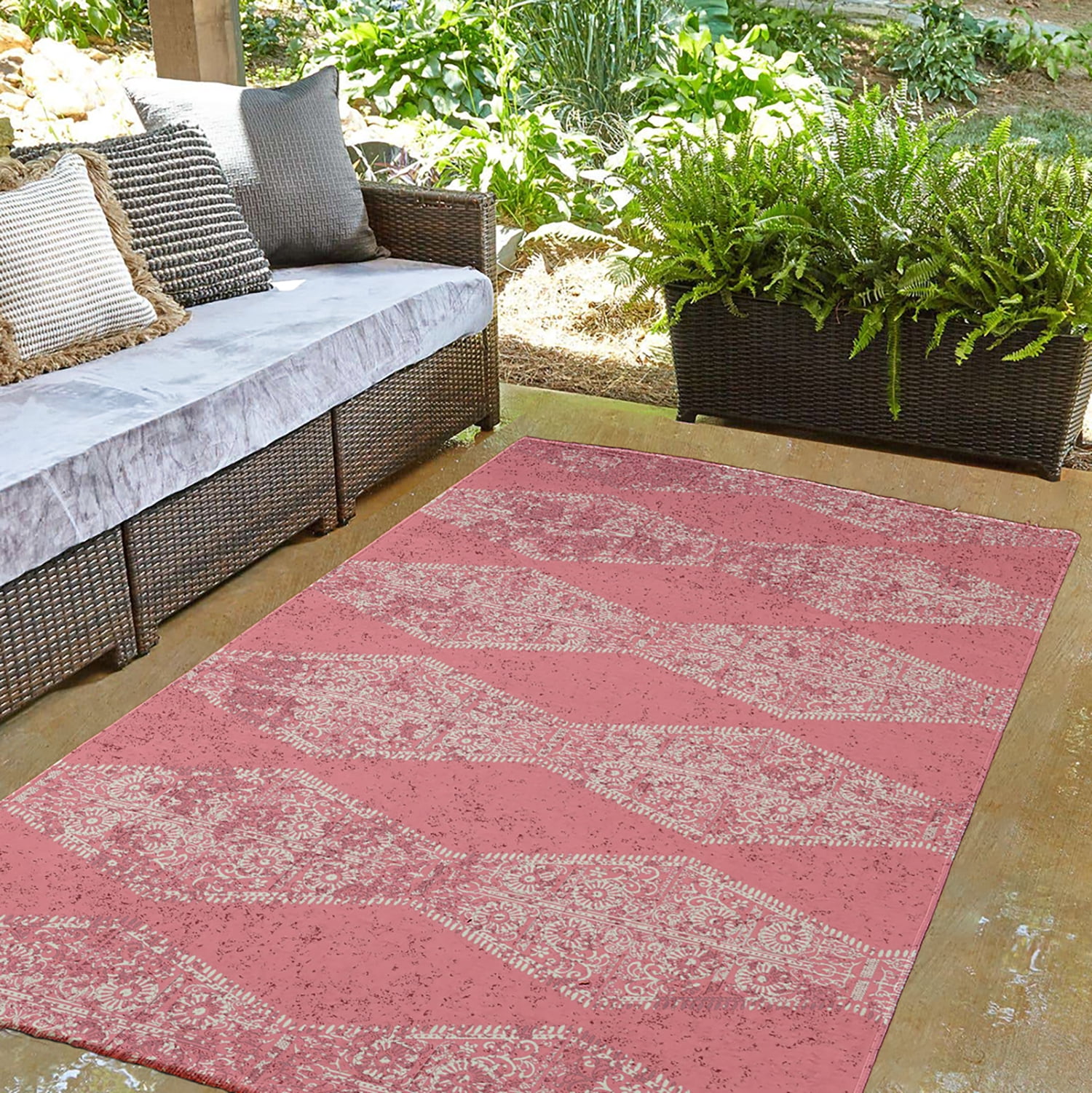 Simply Daisy 3' x 5' Pink Pyramid Stripe Chenille Indoor/Outdoor Rug
