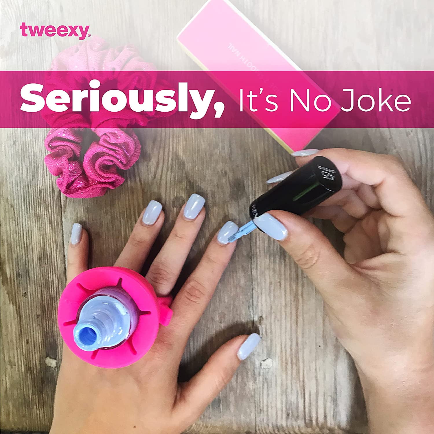 Tweexy Wearable Nail Polish Holder Ring Fingernail Polishing