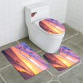 thumbnail image 1 of ABPHQTO Pelícanos de bandada vuelan sobre la playa al atardecer Juego de alfombras de baño de 3 piezas Alfombra de baño Alfombra de contorno y tapa de inodoro, 1 of 2