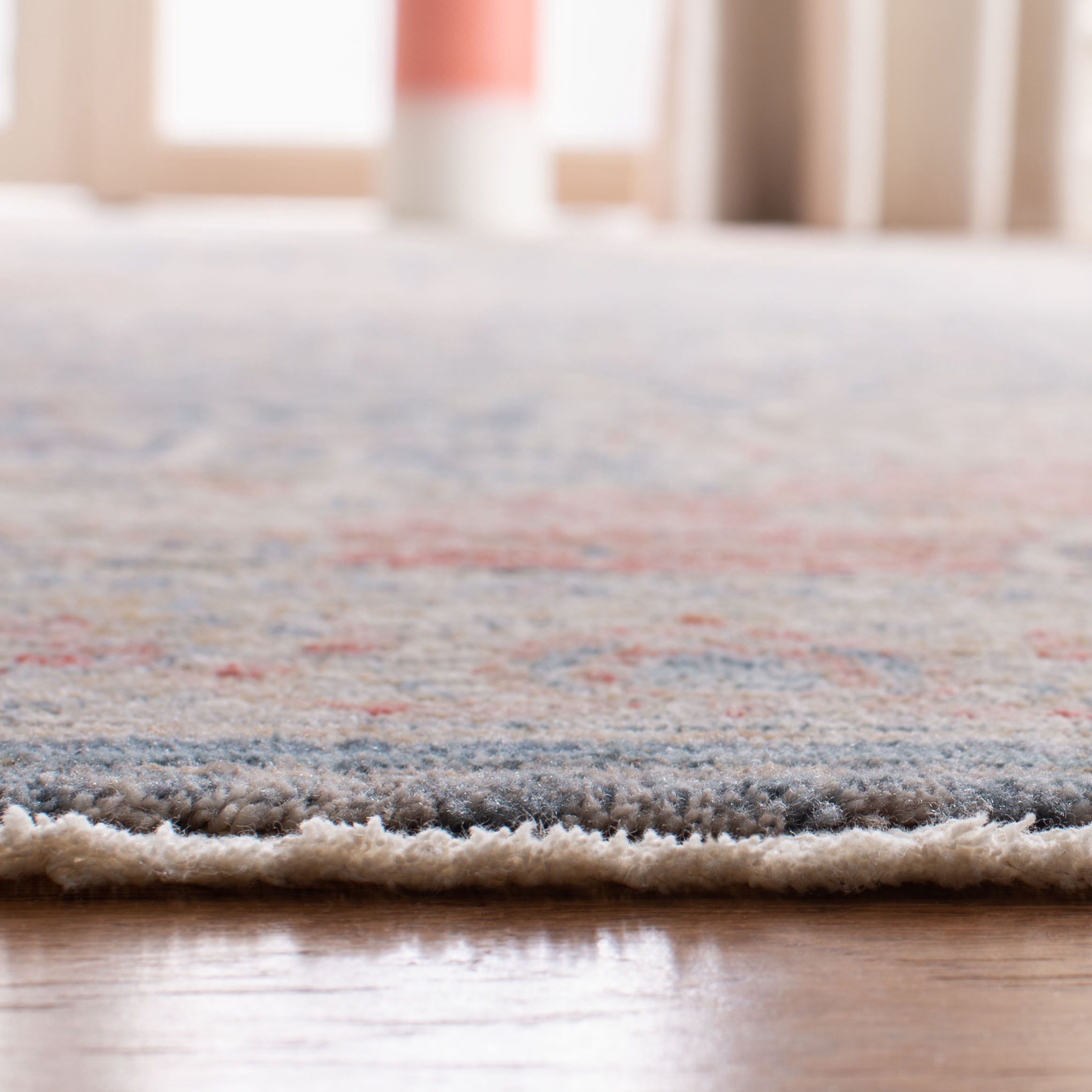 SAFAVIEH Isabella Kuzman Floral Bordered Area Rug, Light Blue/Cream, 5'3" x 7'6"
