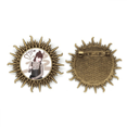 thumbnail image 1 of Chica del café la figura Art Design Illustration Pin de gancho de metal vintage con forma de sol Unbranded M, 1 of 3