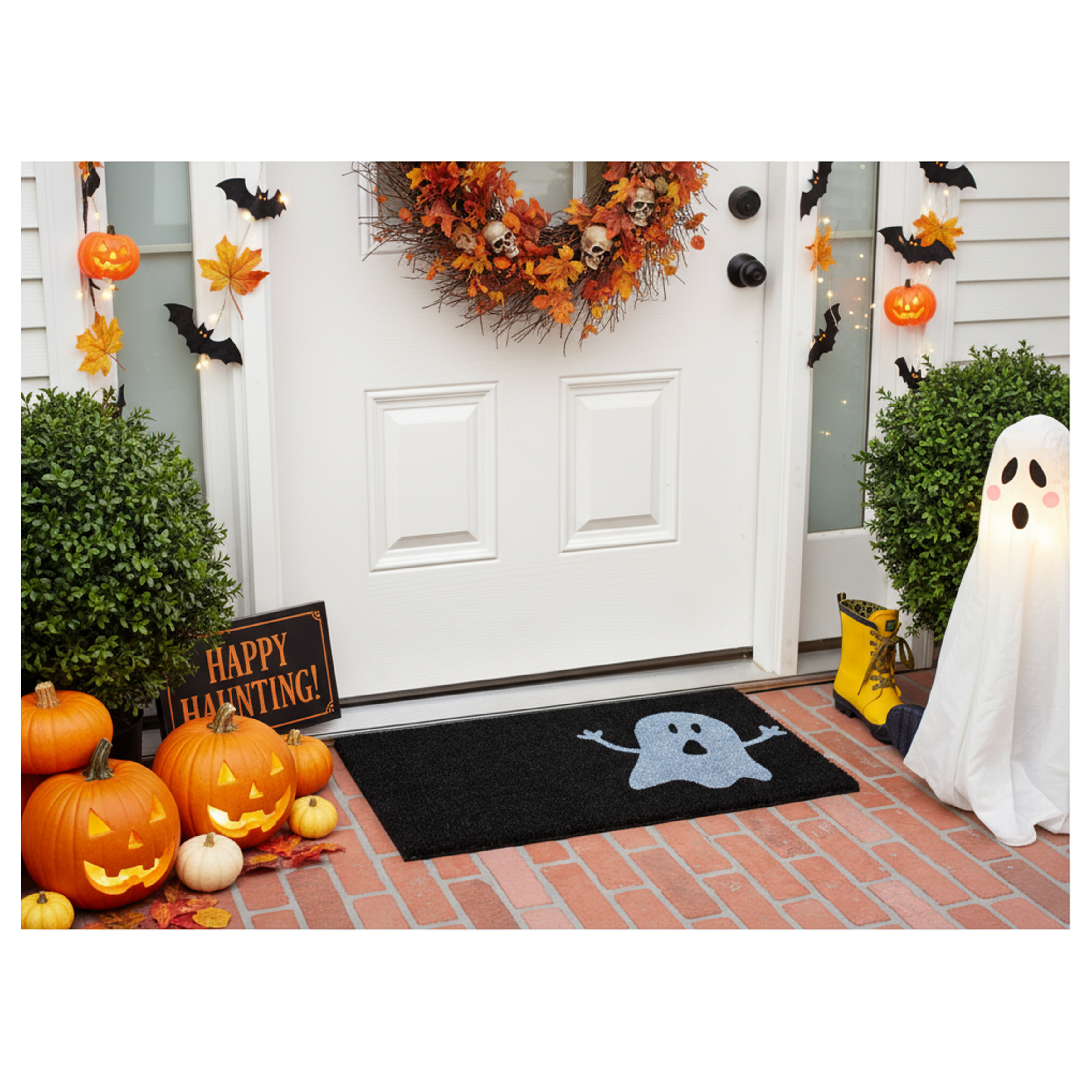 Calloway Mills Black/White Ghost Outdoor Doormat 17" x 29"