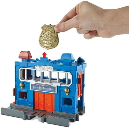 UPC 887961585711 product image for Hot Wheels City Downtown Police Station Breakout Play Set | upcitemdb.com