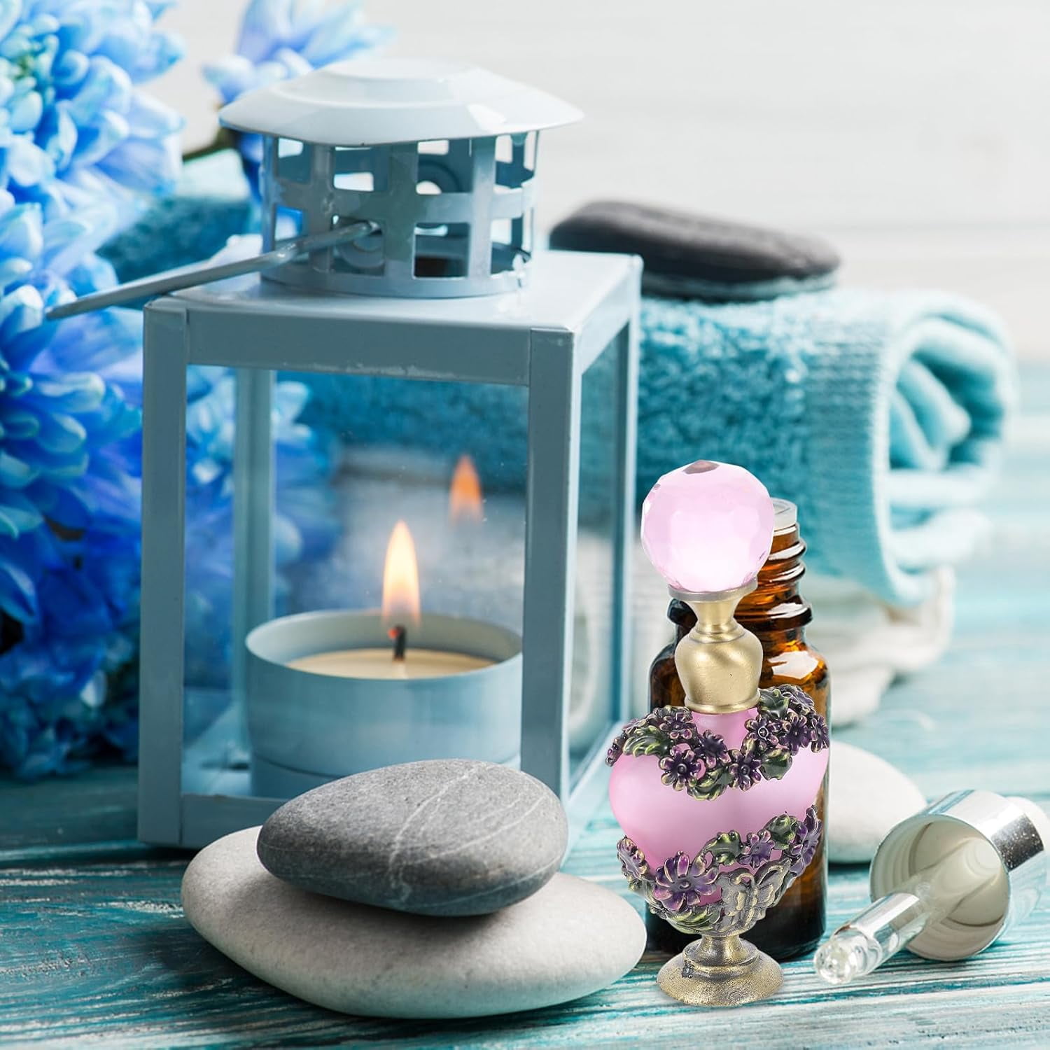 ABPETE Vintage Perfume Bottle 5ml Glass Essential Oil Container Portable Refillable Empty Perfume Sample Bottle for Travel and Home Décor