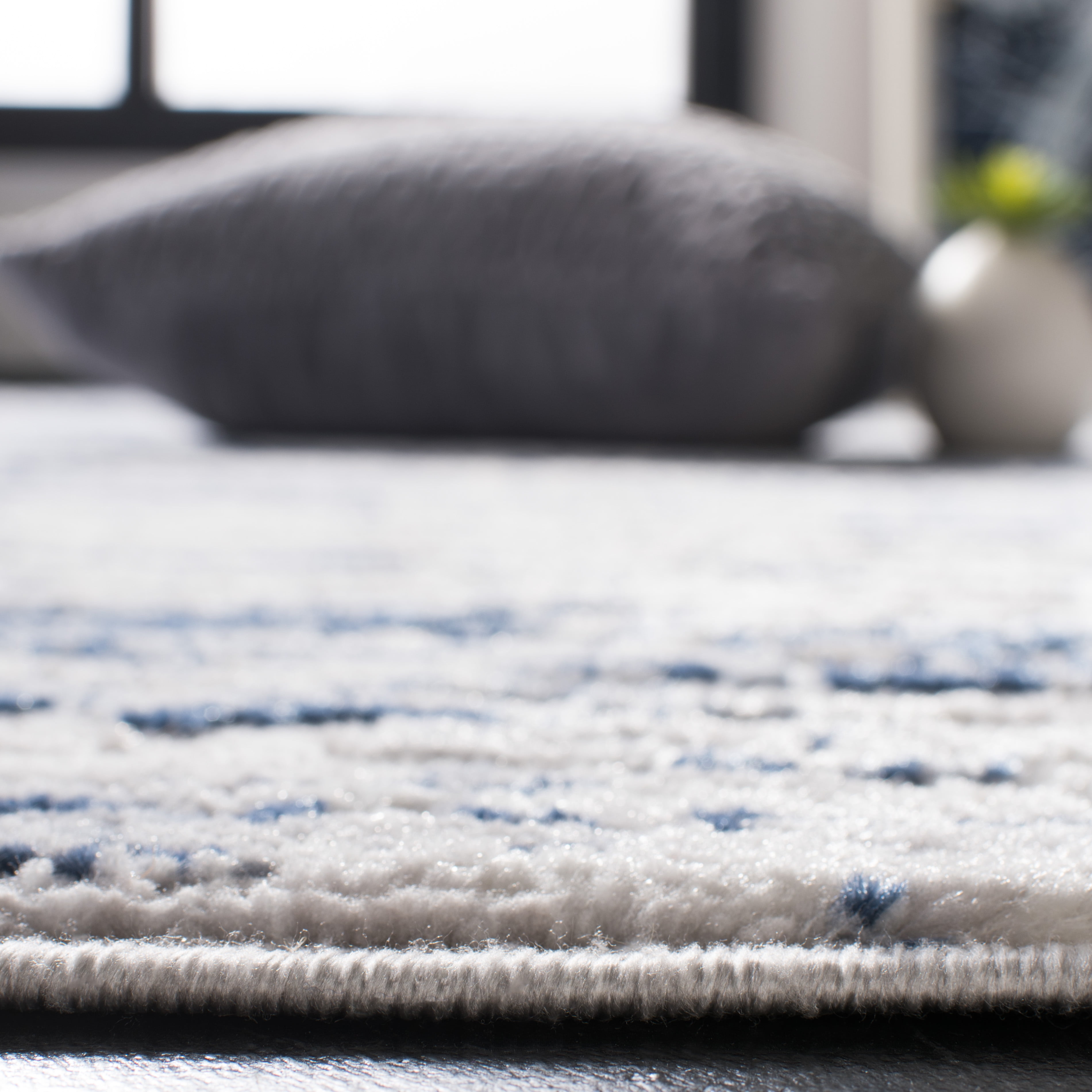 SAFAVIEH Amelia Lester Abstract Area Rug, Gray/Navy, 8' x 8' Square