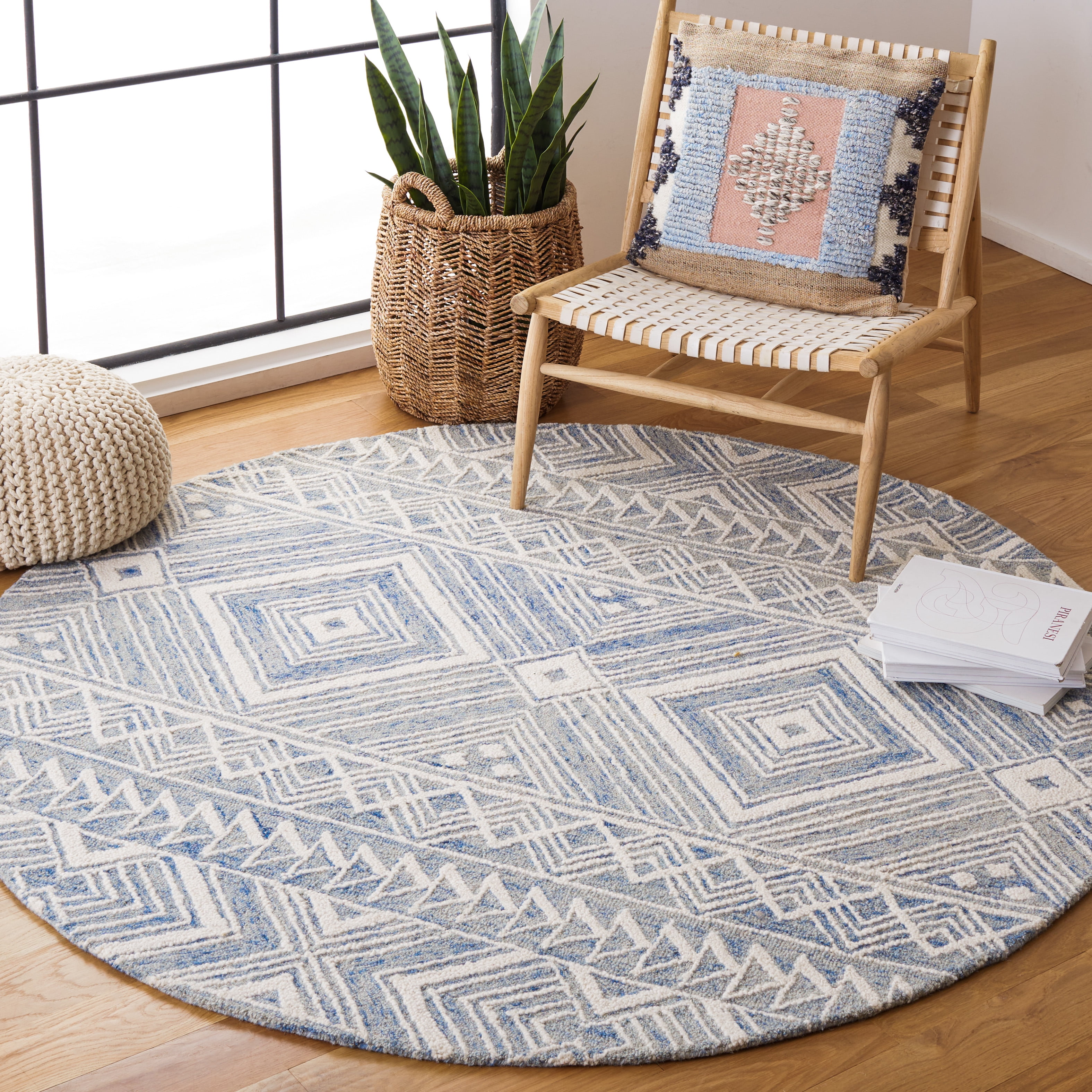 SAFAVIEH Metro Padraic Medallion Area Rug, Blue/Ivory, 6' x 6' Round