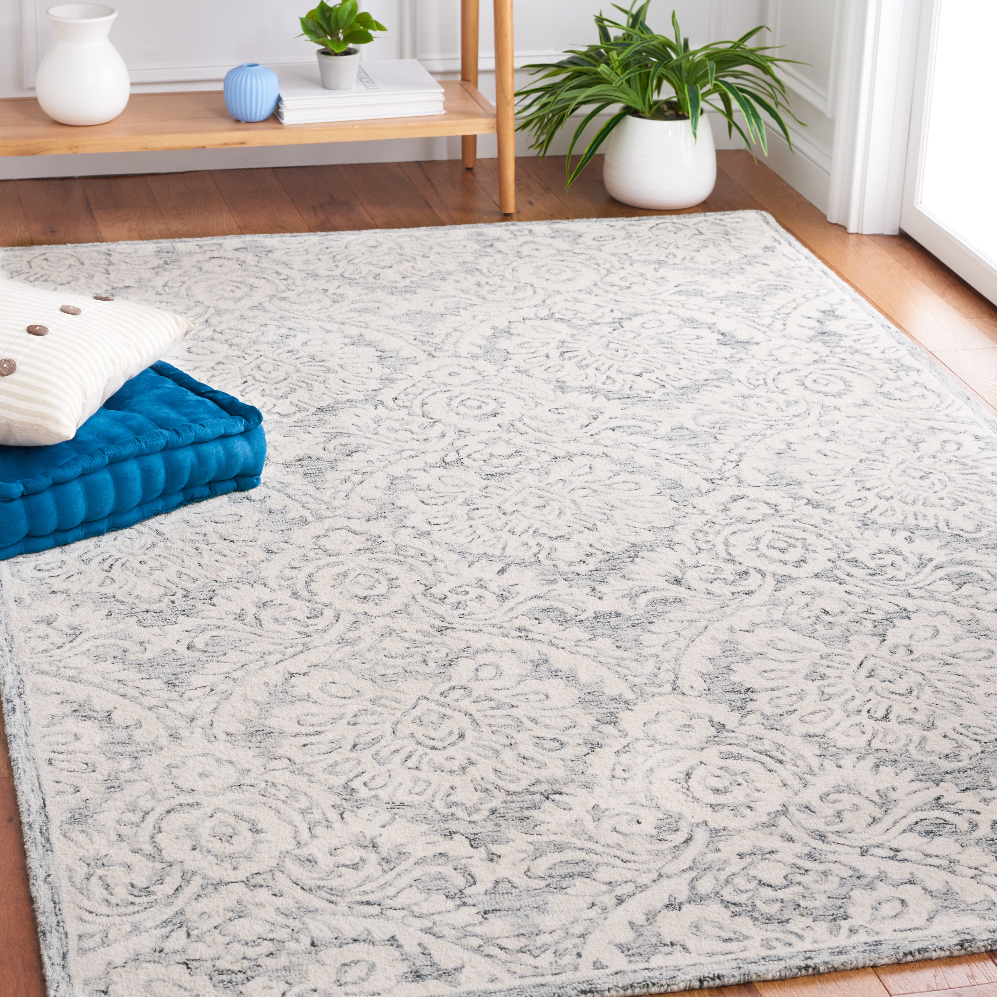 SAFAVIEH Blossom Travis Damask Area Rug, Grey/Ivory, 5' x 8'