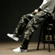 thumbnail image 4 of Pantalones de camuflaje multibolsillos de gran tamaño para hombre, pantalones cargo de camuflaje de alta calidad estilo Harajuku Emo con múltiples bolsillos y corte regular para hombre, 4 of 5