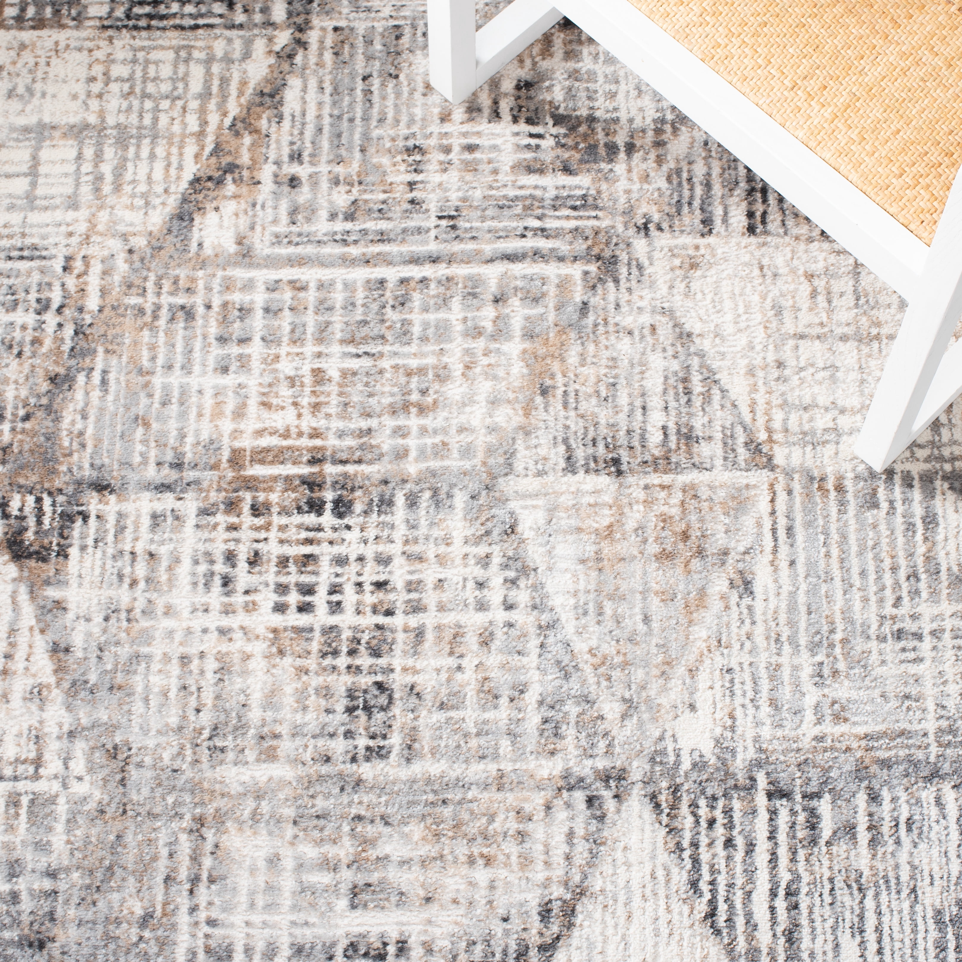 SAFAVIEH Shivan Nowell Geometric Distressed Area Rug, Ivory/Grey, 6'7" x 6'7" Square