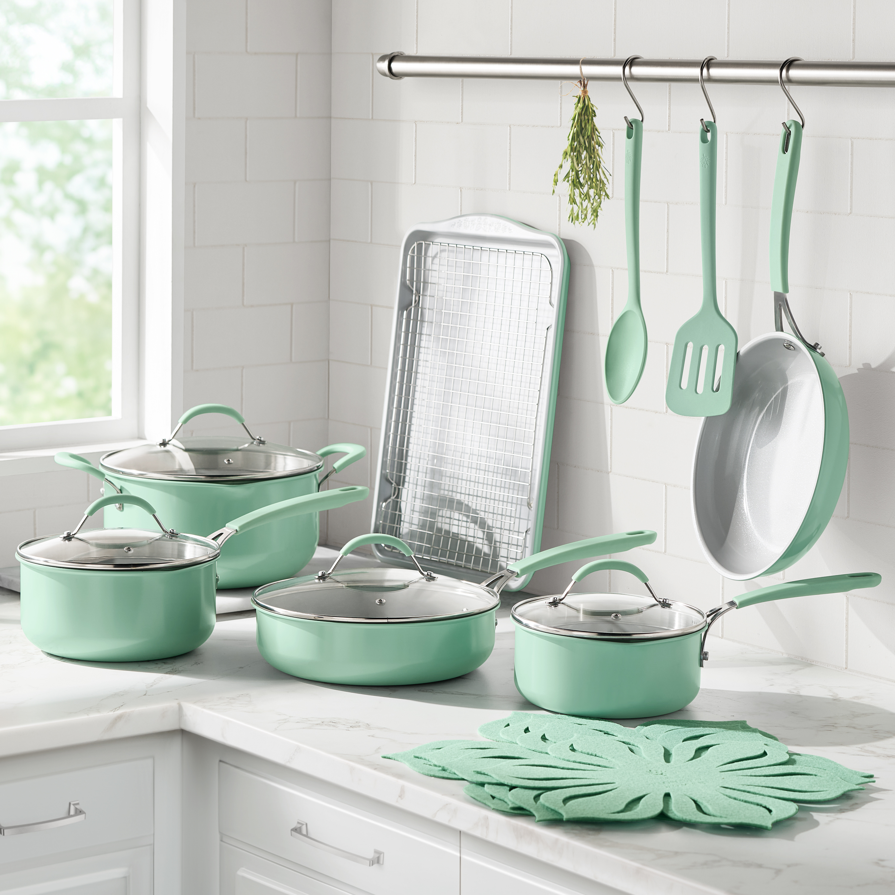 The Pioneer Woman Sutton 17-Piece Non-Stick Cookware Set, Green photo 2