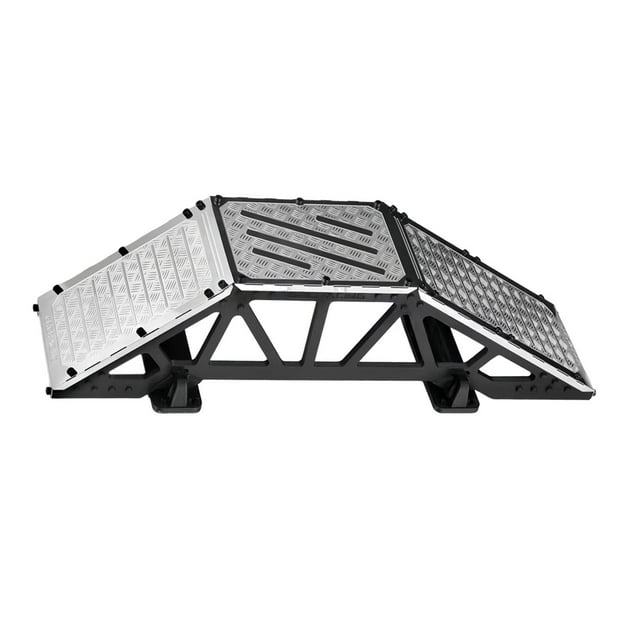 rampa de obstáculos para coche rc, puente lateral único de acero inoxidable, confiable, para escalada de barricadas, para vehículos de orugas 1/10 Vista frontal centrada de un puente obstáculo lateral único negro con placas superiores de acero inoxidable texturizadas, estructura triangular de soporte en plástico y patas rectangulares; orificios pretaladrados visibles para instalación o respaldo adhesivo para colocación temporal. Medidas aproximadas 25 x 8 x 6.58 cm; compatible con escalas 1/10–1/18, ideal para cursos de gateo RC y entrenamiento de habilidades de escalada.