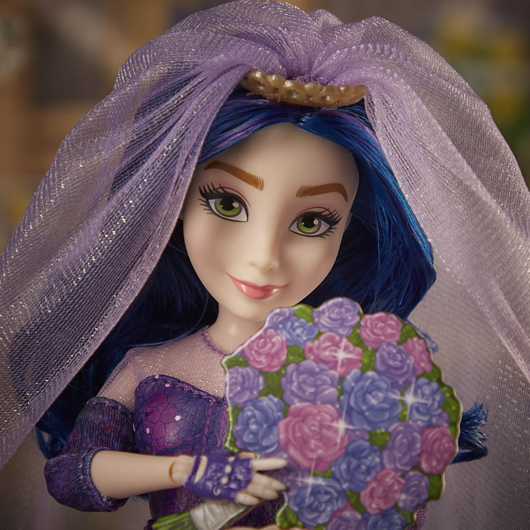  Disney Descendants Mal and Ben Dolls, Inspired by Disney The  Royal Wedding: A Descendants Story, Toys Include Outfits, Shoes, and  Fashion Accessories , Blue : Toys & Games