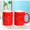thumbnail image 2 of Taza cerámica en forma de barril de Petróleo HappyWare 450ml Rojo, 2 of 3