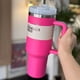 thumbnail image 4 of Aislado Al Acero Inoxidable 304 Caliente 40oz (rosa) Rojo, 4 of 7