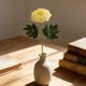 thumbnail image 5 of Set de flores de crisantemo artificial de 6 – adornos de jardín de plástico para exhibición interior y exterior, arreglo floral artificial blanco o amarillo para decoración del hogar, bodas, fiestas, 5 of 6