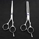 thumbnail image 5 of Juego de tijeras profesionales para cortar el cabello de 14 cm (5,5 pulgadas) de acero japonés con tijeras de entresacar para salón y uso doméstico., 5 of 5