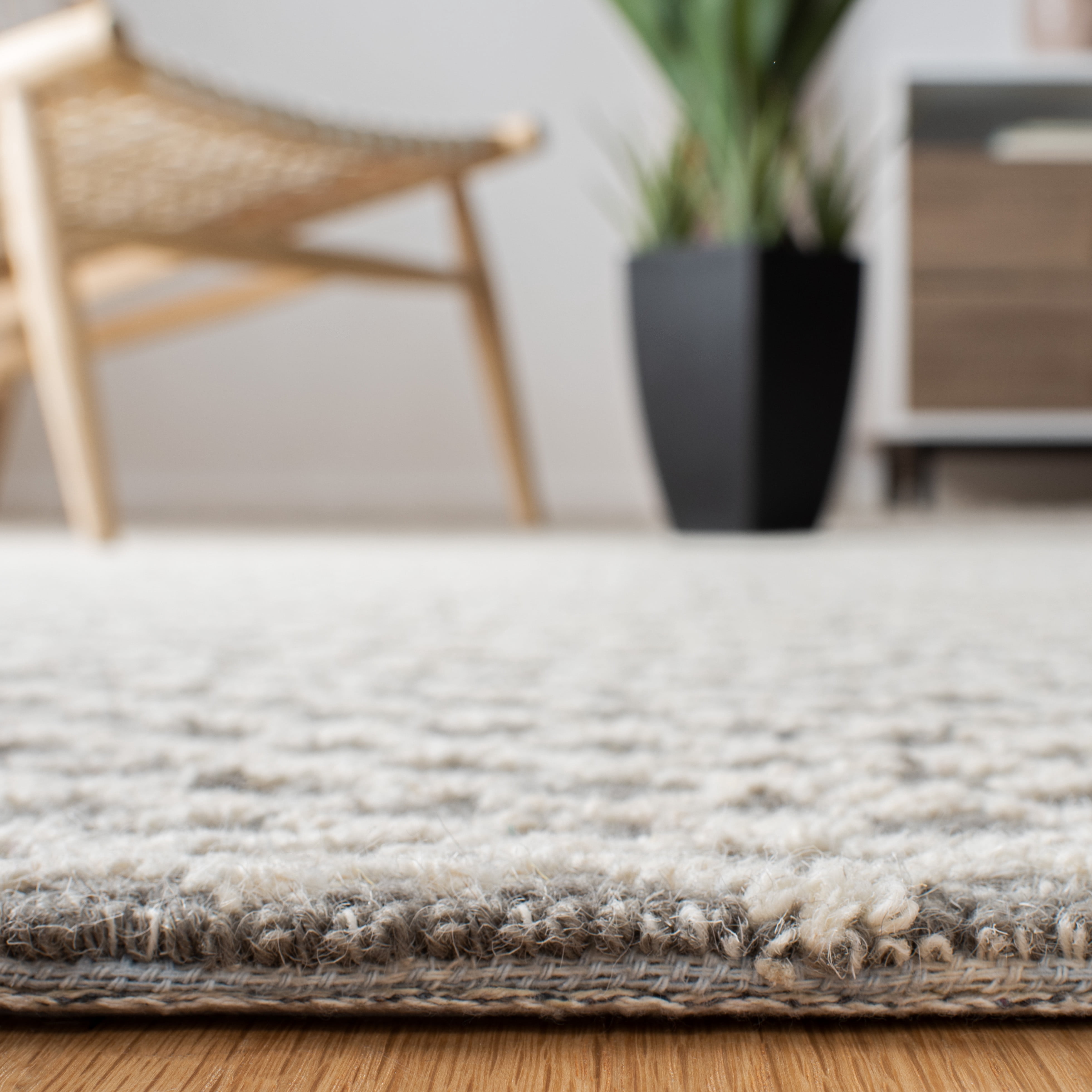 SAFAVIEH Micro-Loop Arnold Diamond Runner Rug, Grey/Ivory, 2'3" x 9'