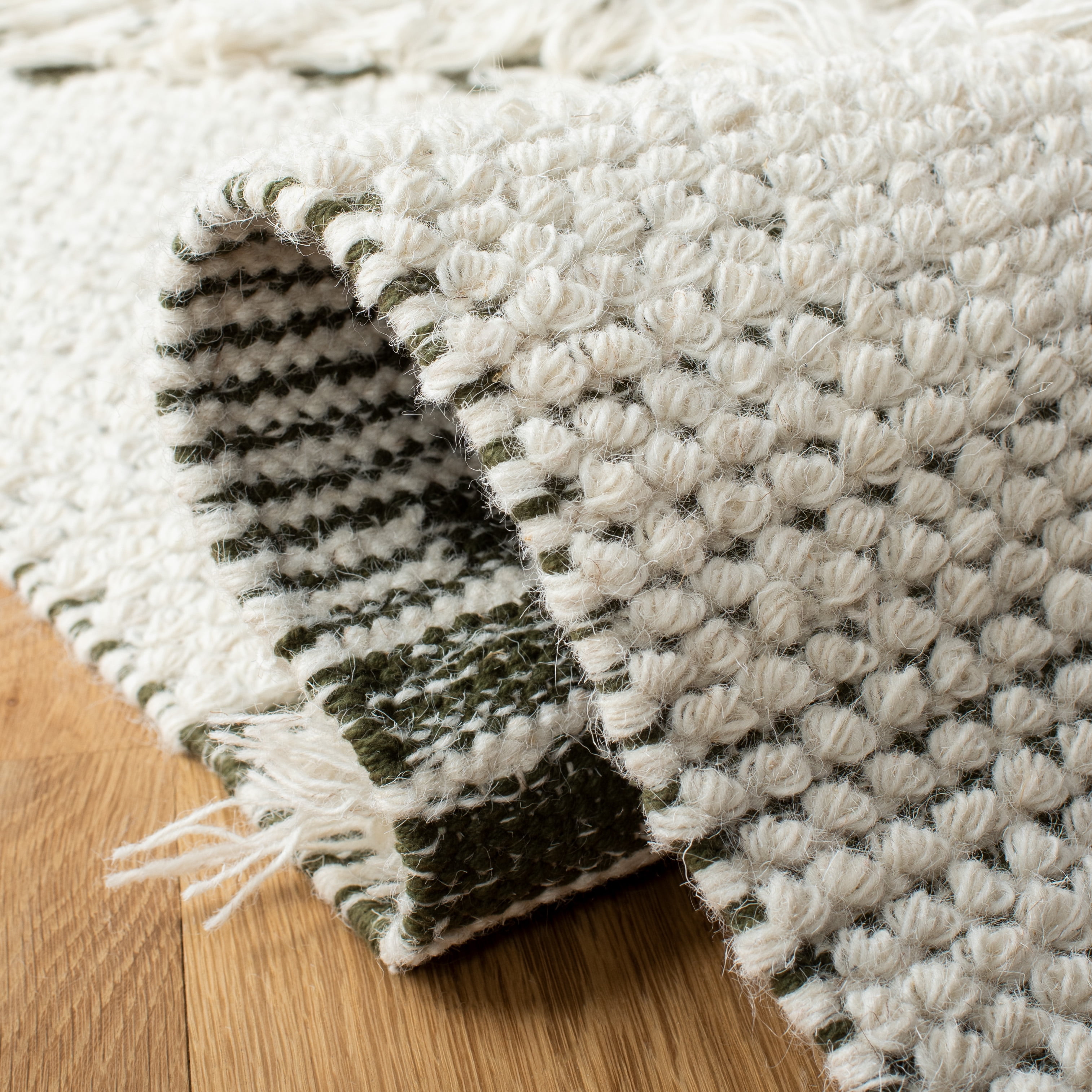 SAFAVIEH Vermont Winthrop Chevron Runner Rug, Ivory/Green, 2'3" x 8'