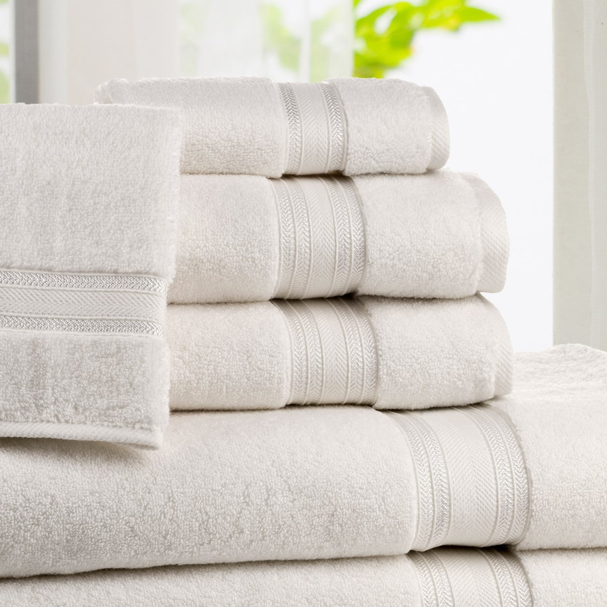 Concierge Collection Barnum 8-Piece 100% Turkish Cotton Towel Set - White