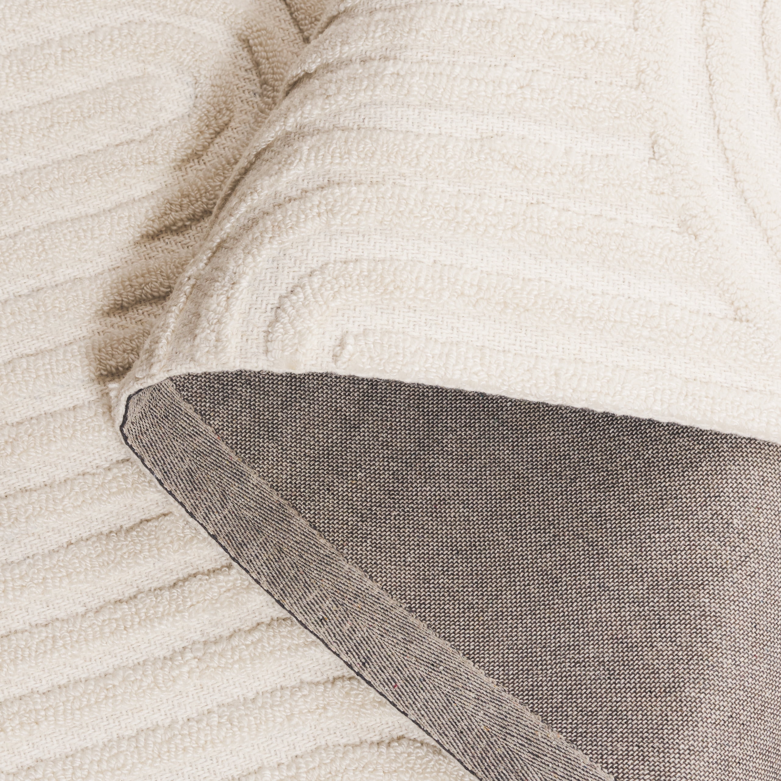 SAFAVIEH Southampton Katie Geometric Area Rug, Ivory, 4' x 6'