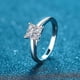 thumbnail image 4 of Anillo de plata esterlina para mujer, anillo de moissanita de cuatro garras de 1 quilate y 2 quilates, anillo Zhoujia, 4 of 5