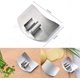thumbnail image 3 of Protector de dedos de acero inoxidable, 3 piezas, herramienta de cocina, protector de dedos para cortar verduras, protector de dedos ajustable, herramienta de cocina para cortar Xemadio WL-00043, 3 of 6