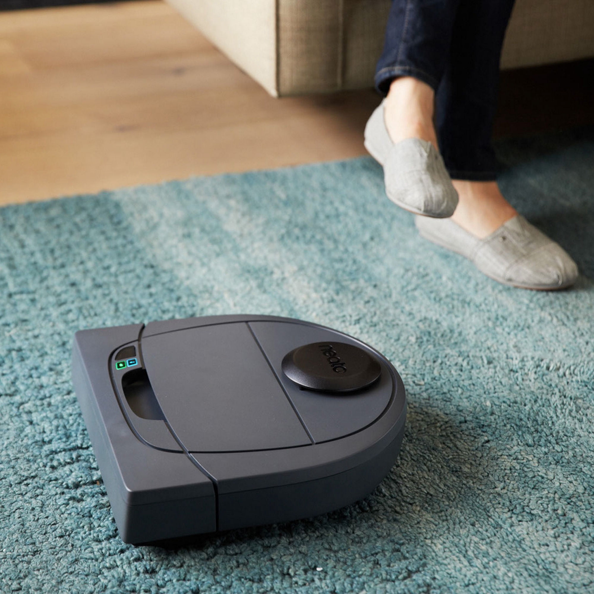 Neato Robotics 945-0235 Botvac D3 Wi-Fi Connected Robot Vacuum