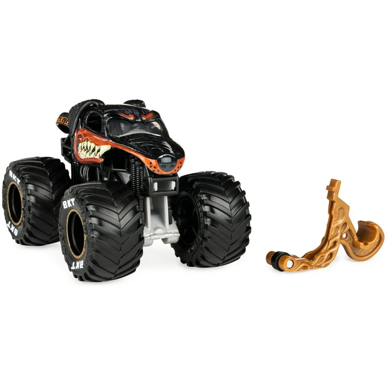 Monster Jam Official Monster Mutt Rottweiler Monster Truck Die Cast Vehicle Ruff Crowd Series 1 64 Scale