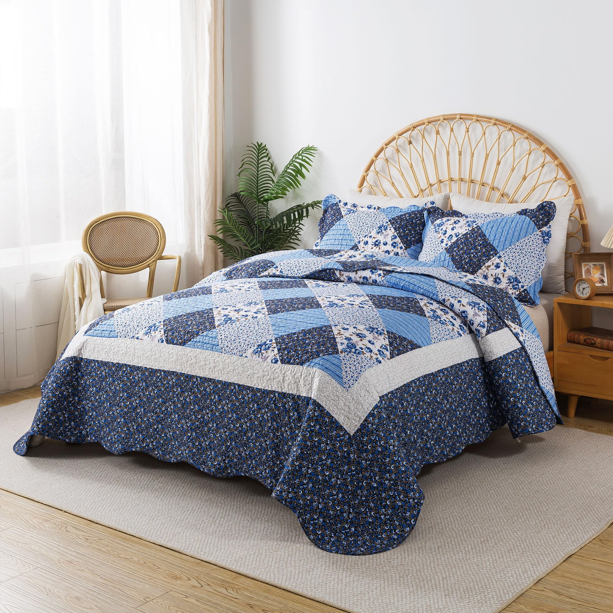 HoneiLife Quilts King Size - 3 Piece Microfiber Quilt set Reversible Bedspreads Patchwork Coverlets Floral Bedding Set All Season, Blue and White